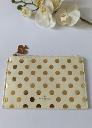 Косметичка чехол kate spade new york на молнии цвета слоновой кости и золотого горошка
