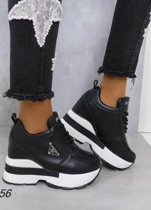 Кроссовки сникерсы на танкетке черные