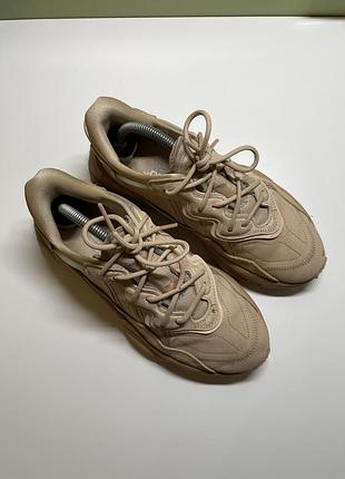 Кроссовки adidas ozweego