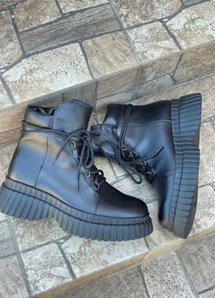 Удобные и стильные женские ботинки