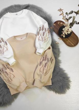 Свитшот с вышивкой для девочки