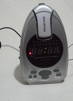 Продам настільний годинник-радіо ck-860p