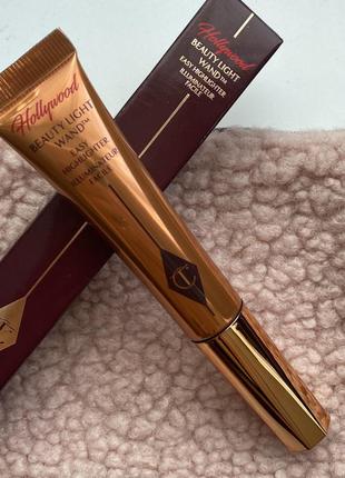 Кремовий рідкий сяючий хайлайтер шарлотта charlotte tilbury beauty light wand spotlight highlighter