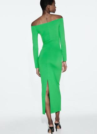 Сукня плаття на плечі з розрізом zara