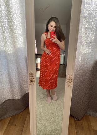 Сукня з натуральної тканини (плаття)