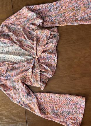 Топ з рукавами