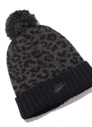 Шапка теплая nike nsw beanie cuffed pom futura