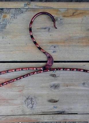 Кованые вешалки в ретро стиле