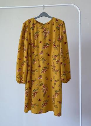Женское платье в цветочный принт