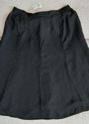 Черная классическая легкая юбка