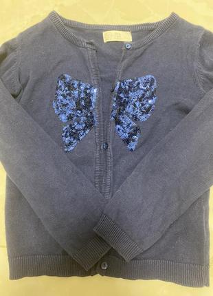 Дуже гарна кофтинка на дівчинку, на зріст 128-134 см