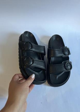 Женские шлепанцы от mango