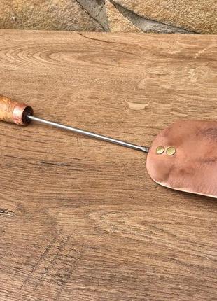 Лопатка в ретро стиле