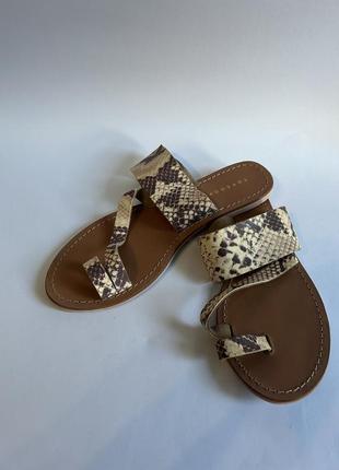 Жіночі шкіряні шльопанці-вʼєтнамки від topshop