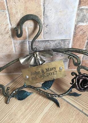 Персоналізована весільна вішалка