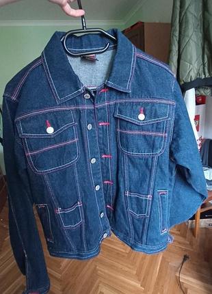 Стильна джинсова куртка