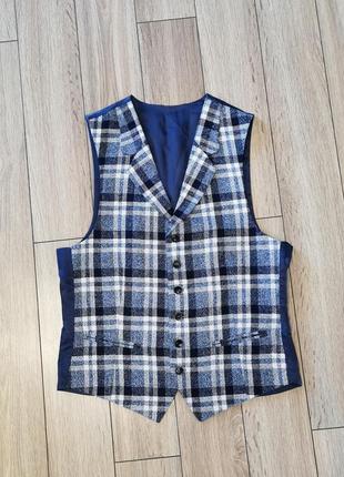 Шикарна жилетка suitsupply