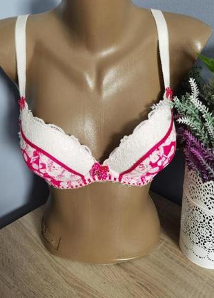 Брендовый бюстгальтер на тонком поролоне размера 70d