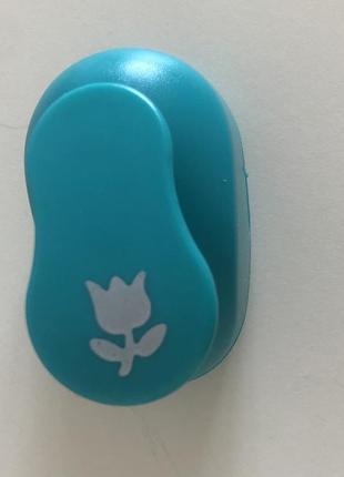 Cтеплер, который вырезает тюльпаны