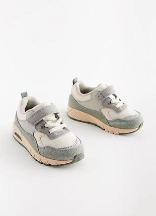 Кроссовки 💚