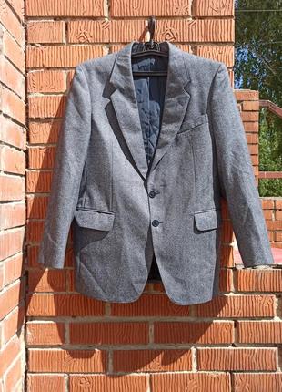 Стильний вовняний піджак, жакет