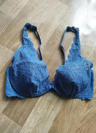 Эффектный кружевной бюстгальтер intimissimi