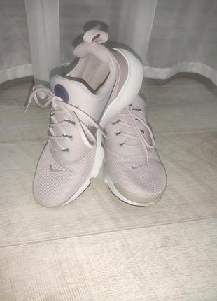 Кросівки легкі та комфортні від nike р. 36