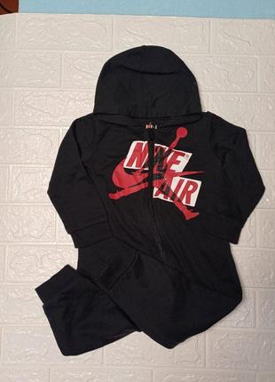 Оригінальний ромпер , чоловічок найк . дуже стильний на осінь