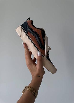 Трендові кросівки vans