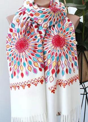 Кашемировый шарф с шелковой вышивкой жар птица, молочный