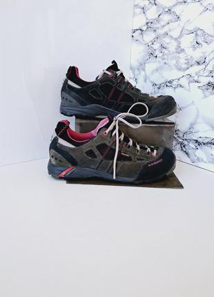 Женские кроссовки mammut