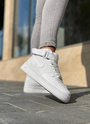 Жіночі кросівки nike air force 1 classic high white знижка sale | smb4 фото