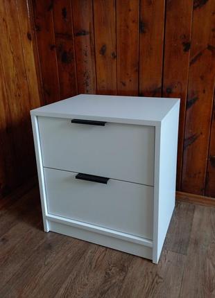 Прикрованная тумба с двумя выдвижными ящиками