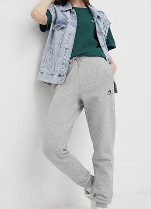 Спортивные штаны converse.