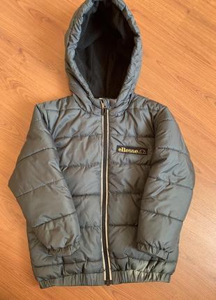 Демисезонная куртка ellesse. размер 3/4 года (98-104 см). оригинал
