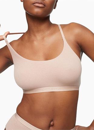 Топ , бюст calvin klein розмір м
