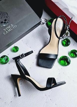 Vince camuto оригінал чорні шкіряні босоніжки на шпильці