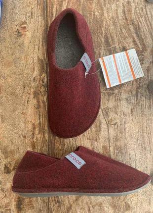 Крокс класік щльопанці домашні тапці с теплим хутром crocs classic convertible slipper burgundy/char