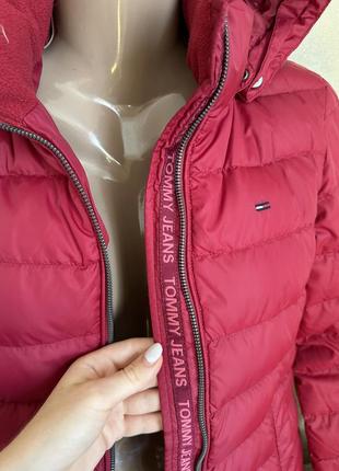 Невероятная бордовая пуховая куртка tommy hilfiger на хс9 фото