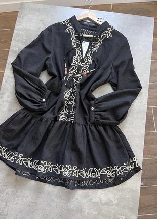 Сукня з вишивкою zara