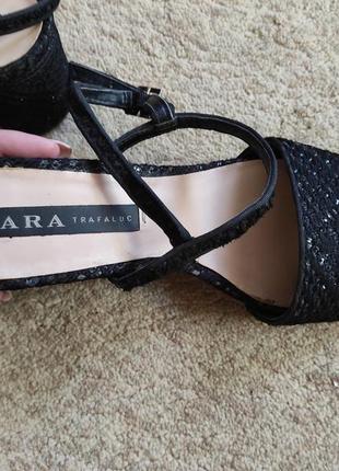 Чёрные босоножки на каблуке zara8 фото