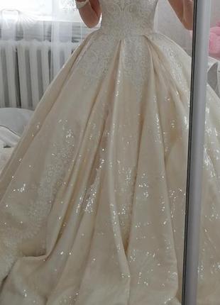 Весельное платье платья платье- свадебно2 фото