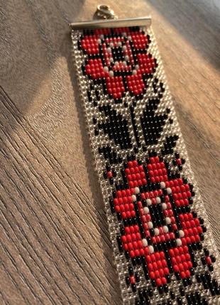 Браслет из бисера