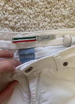 Белые женские джинсы от итальянского бренда please, размер s
