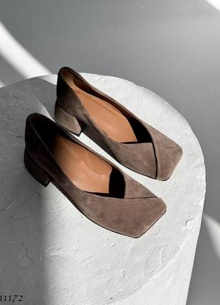 Жіночі туфлі з анатомічним носиком із натуральної замші мокко 11172