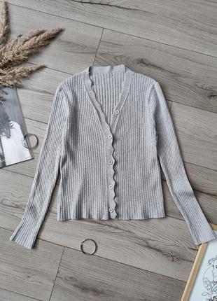 Сіра кофтинка в рубчик на ґудзиках dazy m l / сірий кардиган /приталена  кофта / лонгслів / м'яка / в'язана