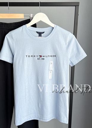 Блакитна футболка tommy hilfiger