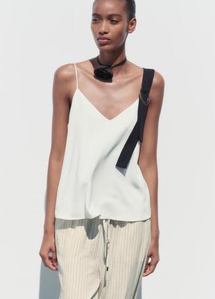 Топ з v-подібним вирізом і тонкими бретельками zara