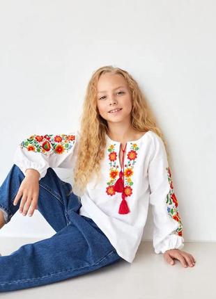 Вишиванка підліткова  біла з квітами