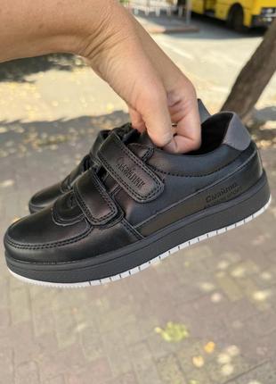 Туфли детские / мокасины на липучках